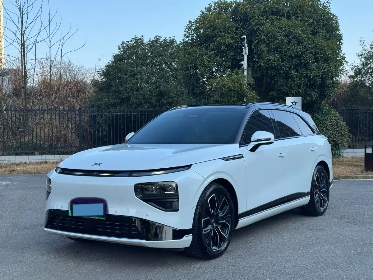 2025 Xpeng G9 BEV 79KWH