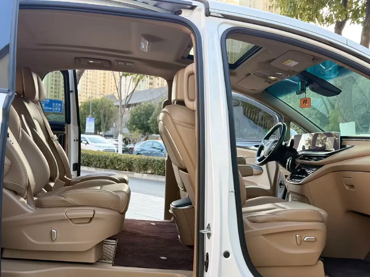 2021 Buick GL8 2.0T 237HP L4 9AT,autocango,china used car exporter,china ev exporter,chinese used car exporter,chinese used ev exporter