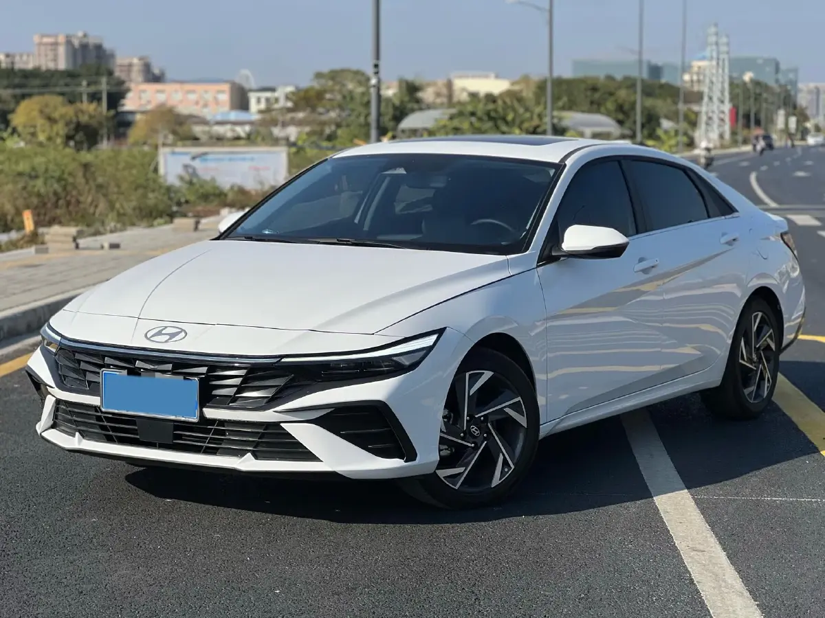 2023 Hyundai Elantra 1.5L 115HP L4 CVT