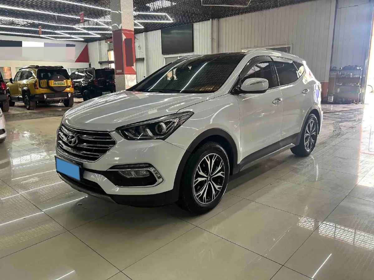 2017 Hyundai Santafe 2.0T 245HP L4 6AT