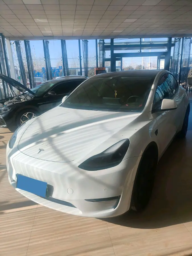2025 Tesla Model Y BEV 78.4KWH