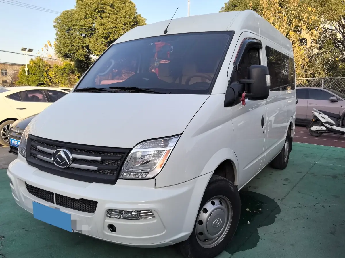 2020 MAXUS XinTu V80 2.5T 136HP L4 6MT