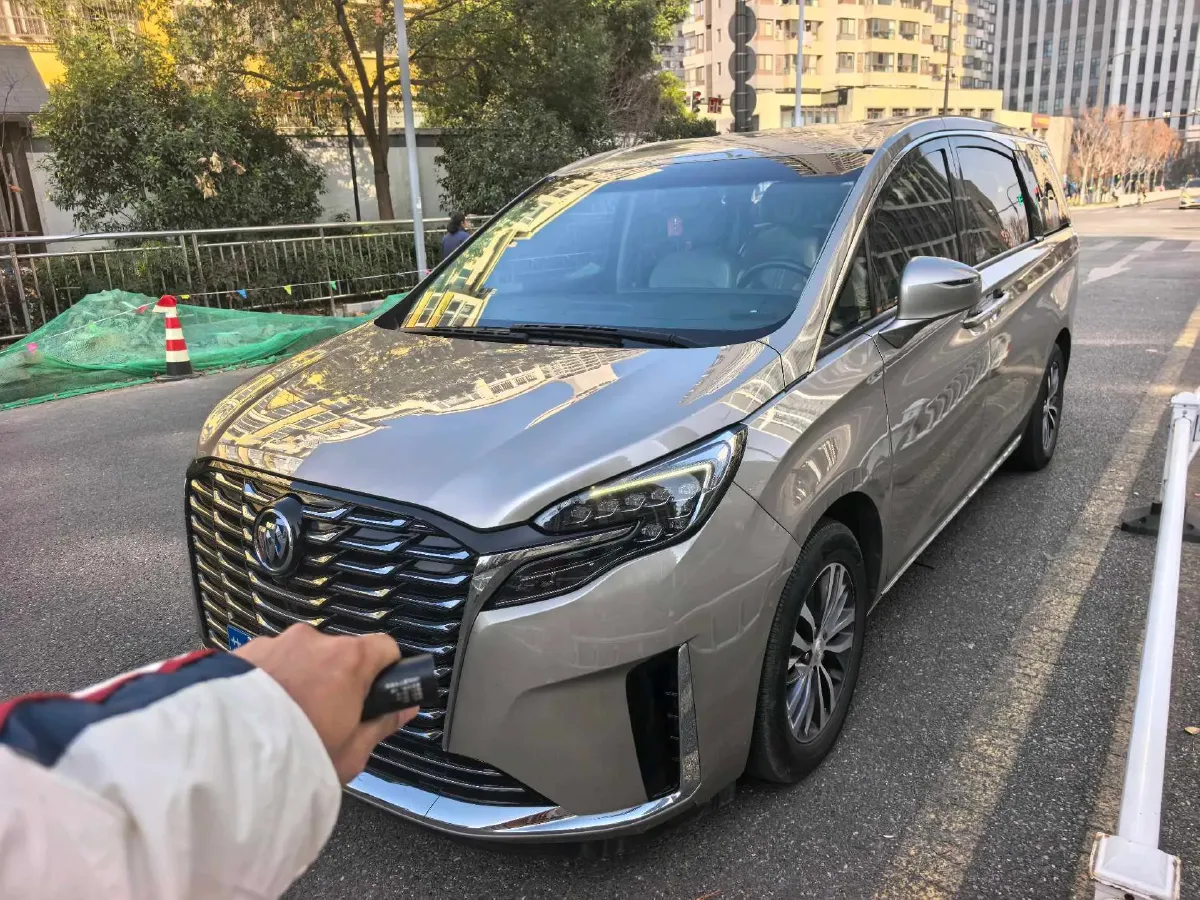 2023 Buick GL8 2.0T 237HP L4 9AT,autocango,china used car exporter,china ev exporter,chinese used car exporter,chinese used ev exporter