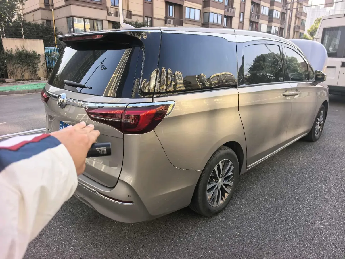 2023 Buick GL8 2.0T 237HP L4 9AT,autocango,china used car exporter,china ev exporter,chinese used car exporter,chinese used ev exporter