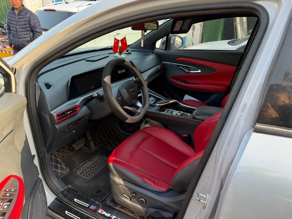 2020 ChangAn UNI-T 1.5T 180HP L4 7DCT,autocango,china used car exporter,china ev exporter,chinese used car exporter,chinese used ev exporter