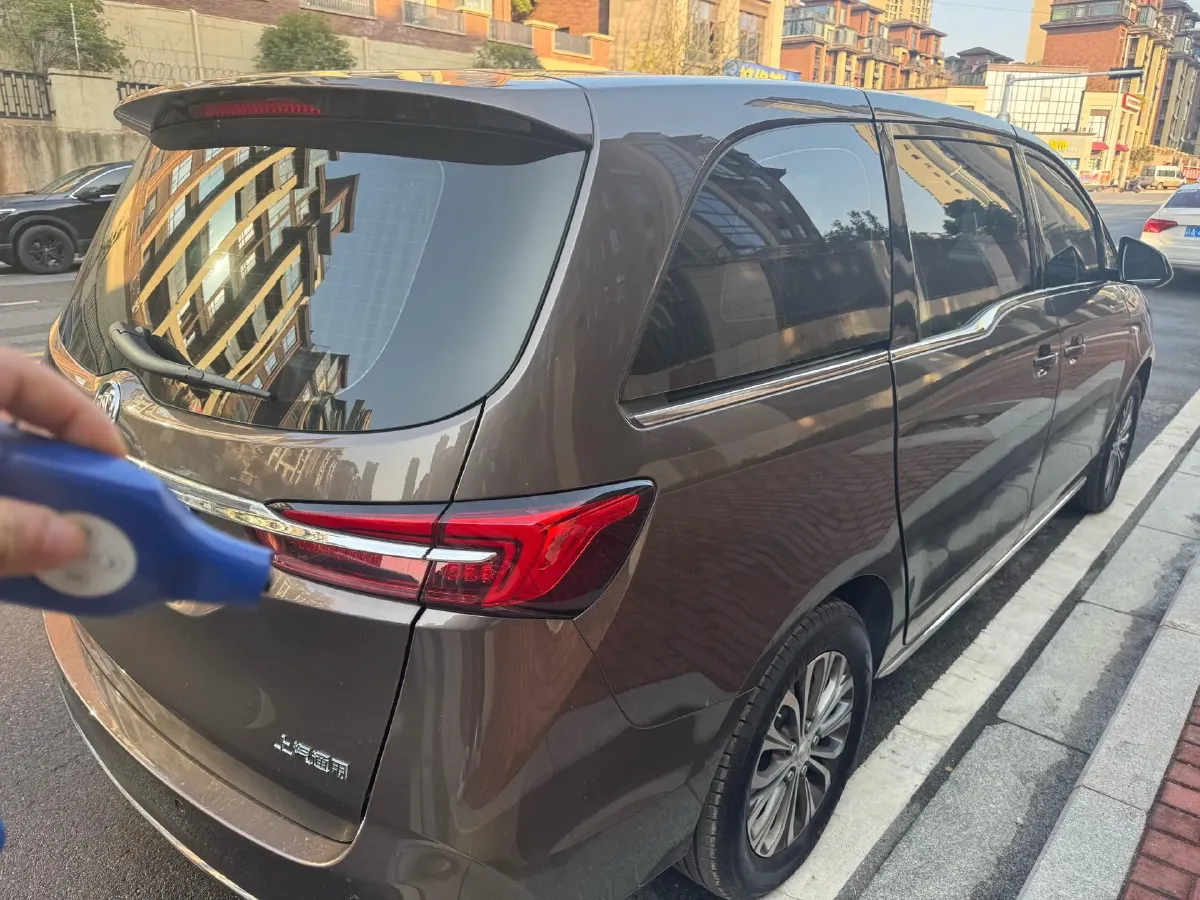 2023 Buick GL8 2.0T 237HP L4 9AT,autocango,china used car exporter,china ev exporter,chinese used car exporter,chinese used ev exporter