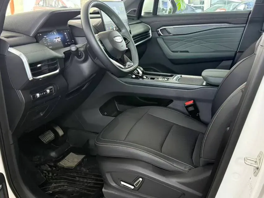 2024 Geely Okavango L 2.0T 218HP L4 7DCT,autocango,china used car exporter,china ev exporter,chinese used car exporter,chinese used ev exporter