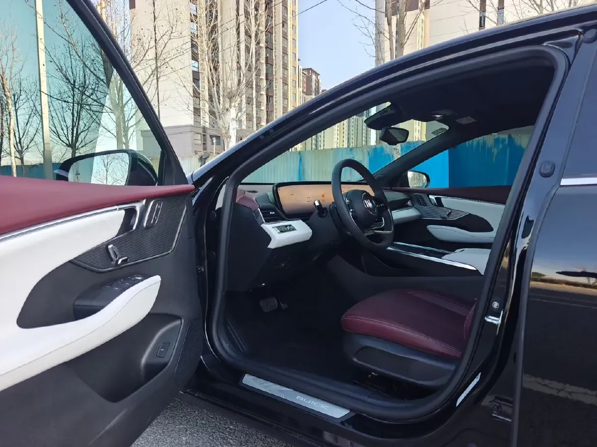 2025 Buick Larcosse 2.0T 237HP L4 9AT,autocango,china used car exporter,china ev exporter,chinese used car exporter,chinese used ev exporter