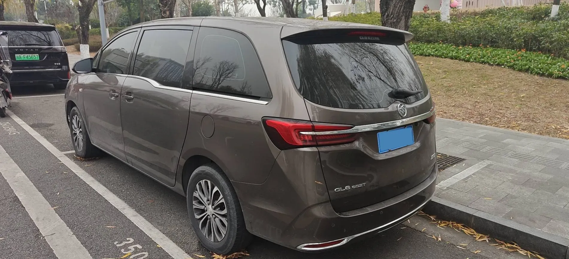 2021 Buick GL8 2.0T 237HP L4 9AT,autocango,china used car exporter,china ev exporter,chinese used car exporter,chinese used ev exporter