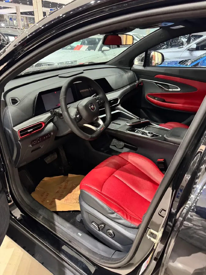 2020 ChangAn UNI-T 1.5T 180HP L4 7DCT,autocango,china used car exporter,china ev exporter,chinese used car exporter,chinese used ev exporter