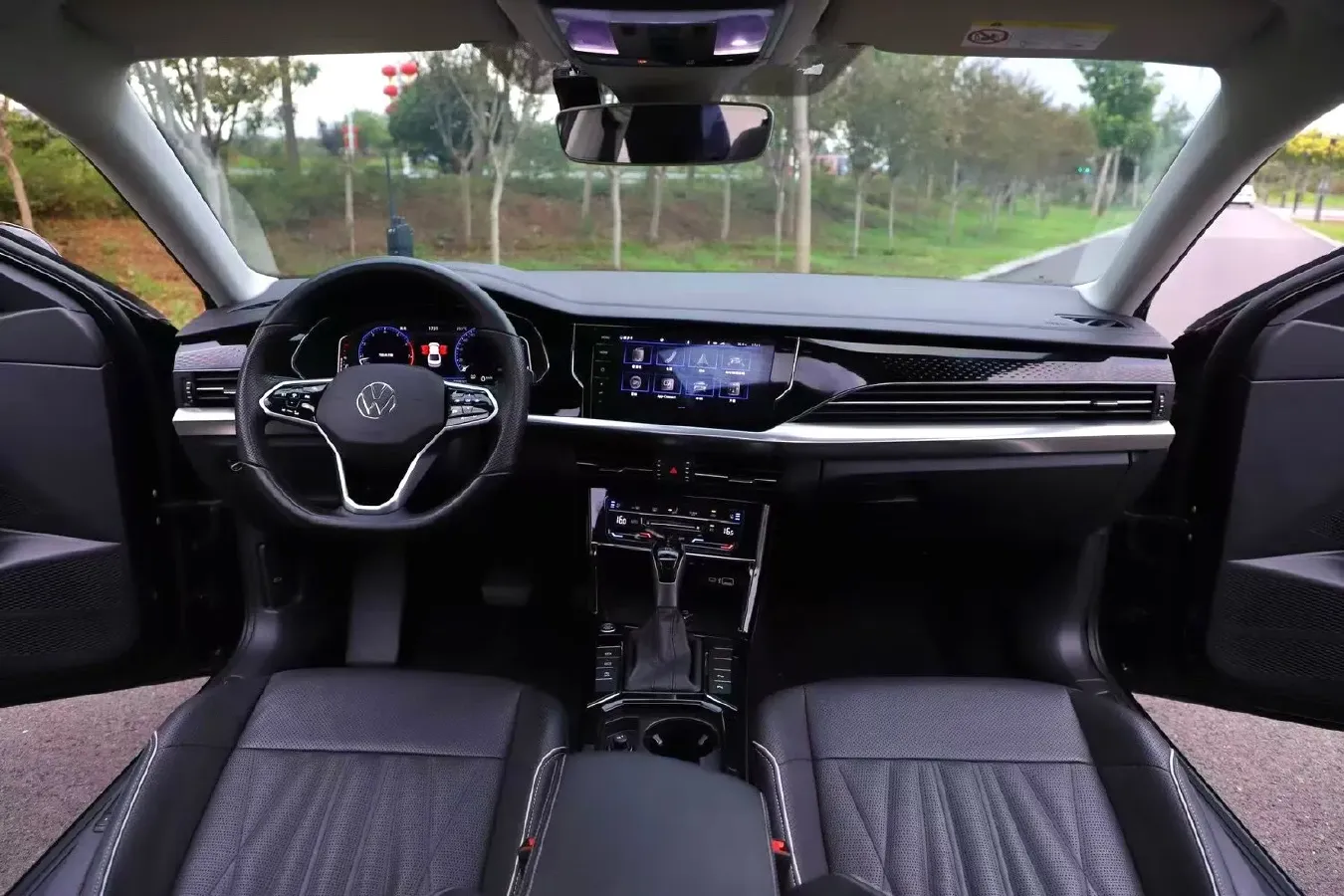 2021 Volkswagen Passat 2.0T 186HP L4 7DCT,autocango,china used car exporter,china ev exporter,chinese used car exporter,chinese used ev exporter