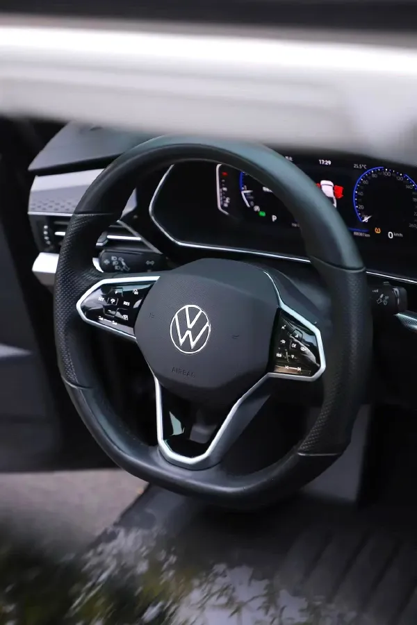 2021 Volkswagen Passat 2.0T 186HP L4 7DCT,autocango,china used car exporter,china ev exporter,chinese used car exporter,chinese used ev exporter