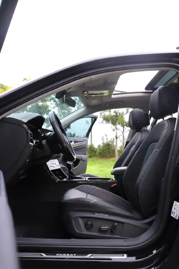 2021 Volkswagen Passat 2.0T 186HP L4 7DCT,autocango,china used car exporter,china ev exporter,chinese used car exporter,chinese used ev exporter