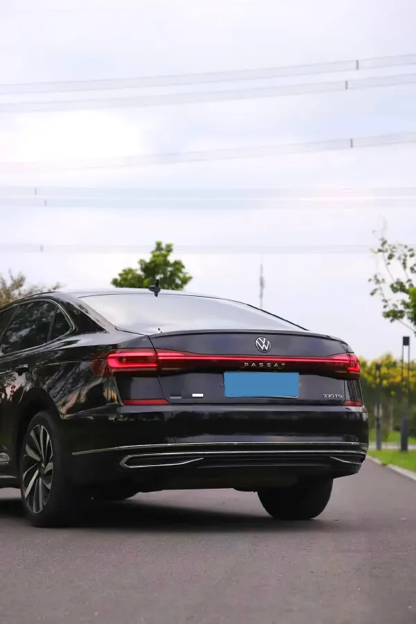 2021 Volkswagen Passat 2.0T 186HP L4 7DCT,autocango,china used car exporter,china ev exporter,chinese used car exporter,chinese used ev exporter