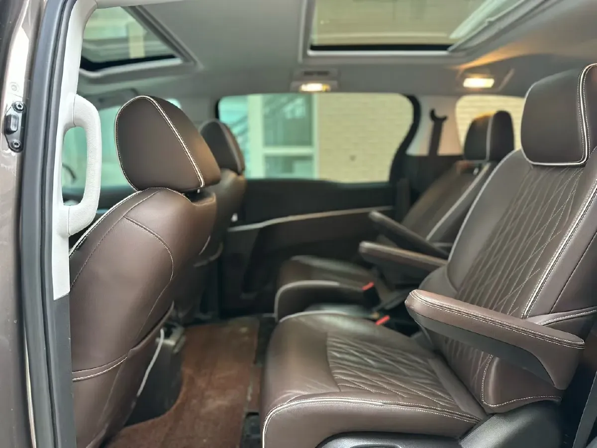 2022 Buick GL8 2.0T 237HP L4 9AT,autocango,china used car exporter,china ev exporter,chinese used car exporter,chinese used ev exporter