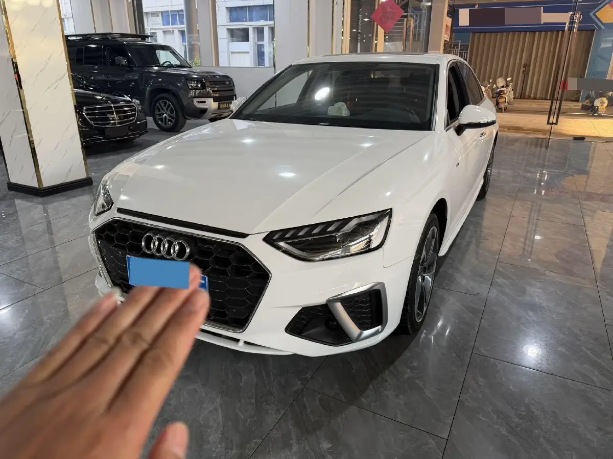 2022 Audi A4L 2.0T 190HP L4 7DCT