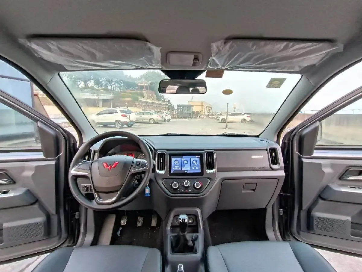 2021 WuLing ZhentTu 1.5L 99HP L4 5MT,autocango,china used car exporter,china ev exporter,chinese used car exporter,chinese used ev exporter