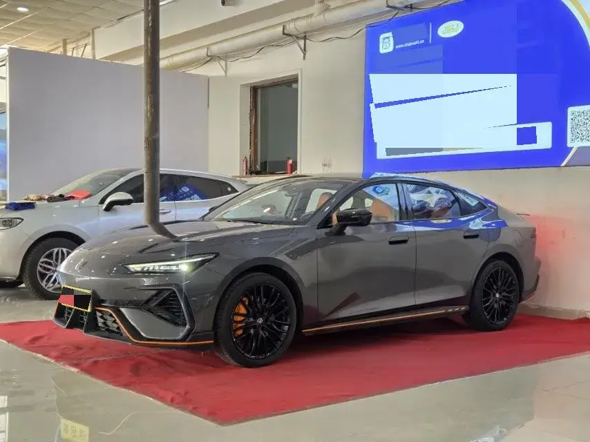 2025 ChangAn UNI-V 2.0T 245HP L4 8AT