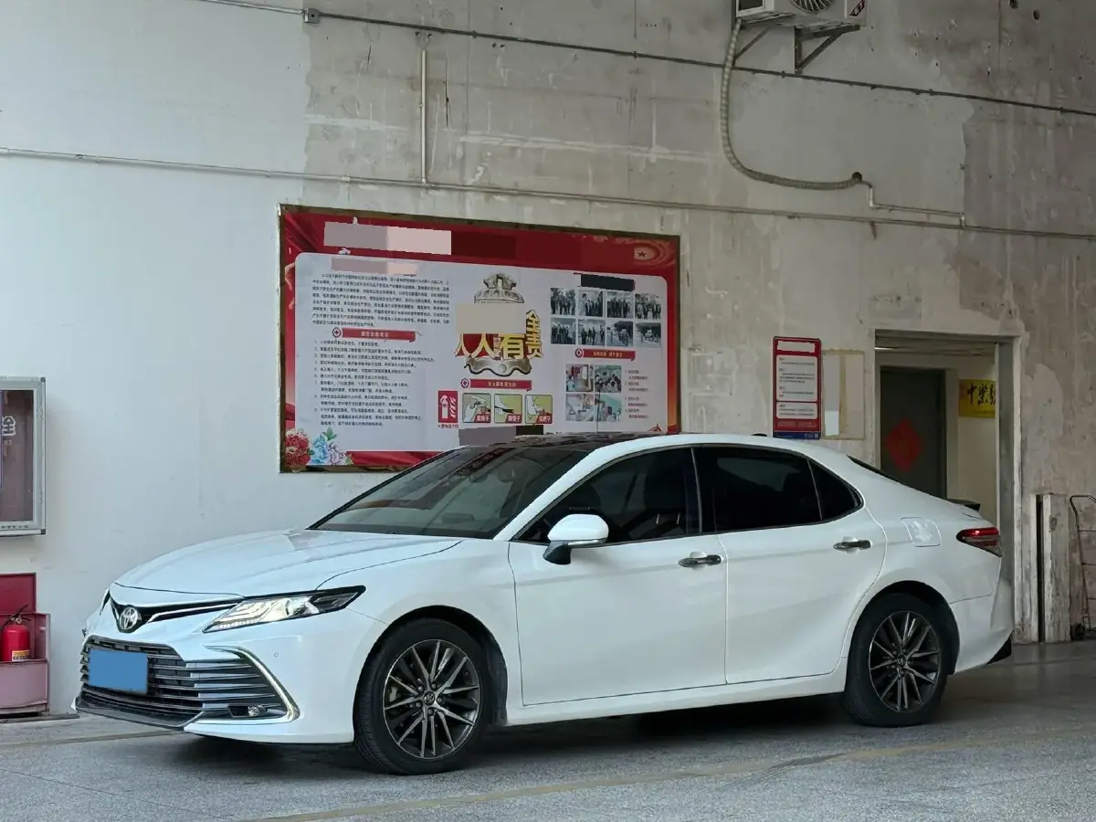 2021 Toyota Camry 2.5L 209HP L4 8AT