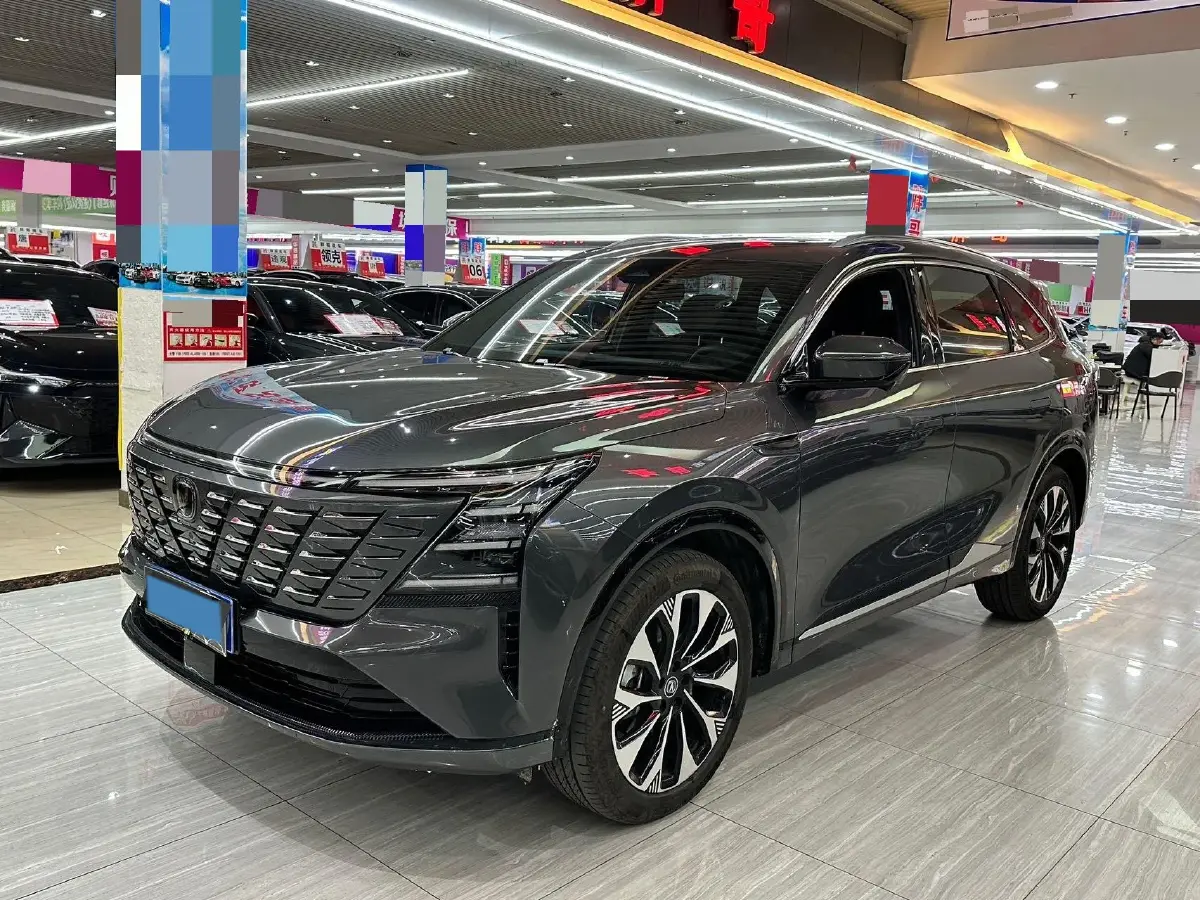 2025 ChangAn CS75 Plus 2.0T 233HP L4 8AT
