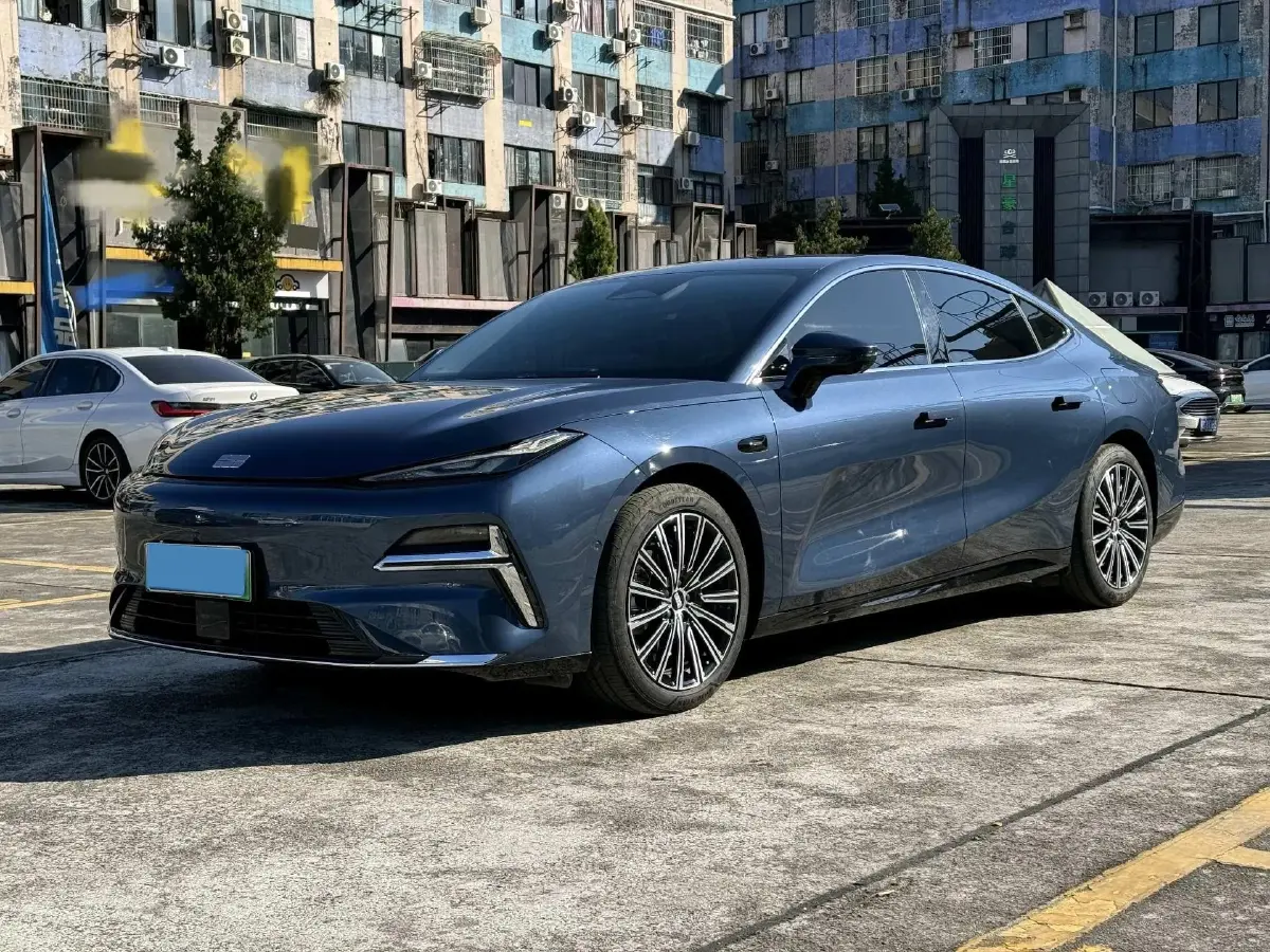 2025 Geely Galaxy Starshine 8 1.5L 112HP L4 1DHT PHEV