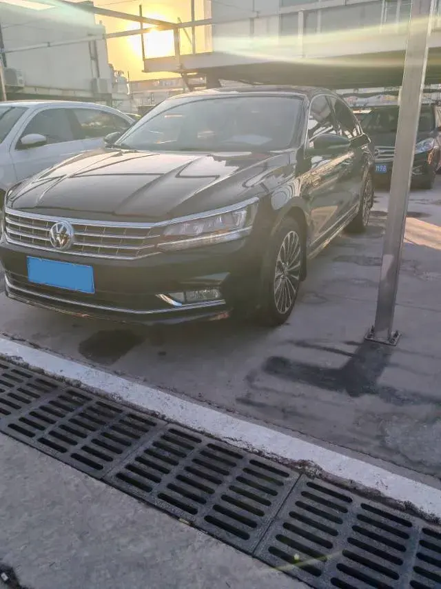 2017 Volkswagen Passat 1.8T 180HP L4 7DCT