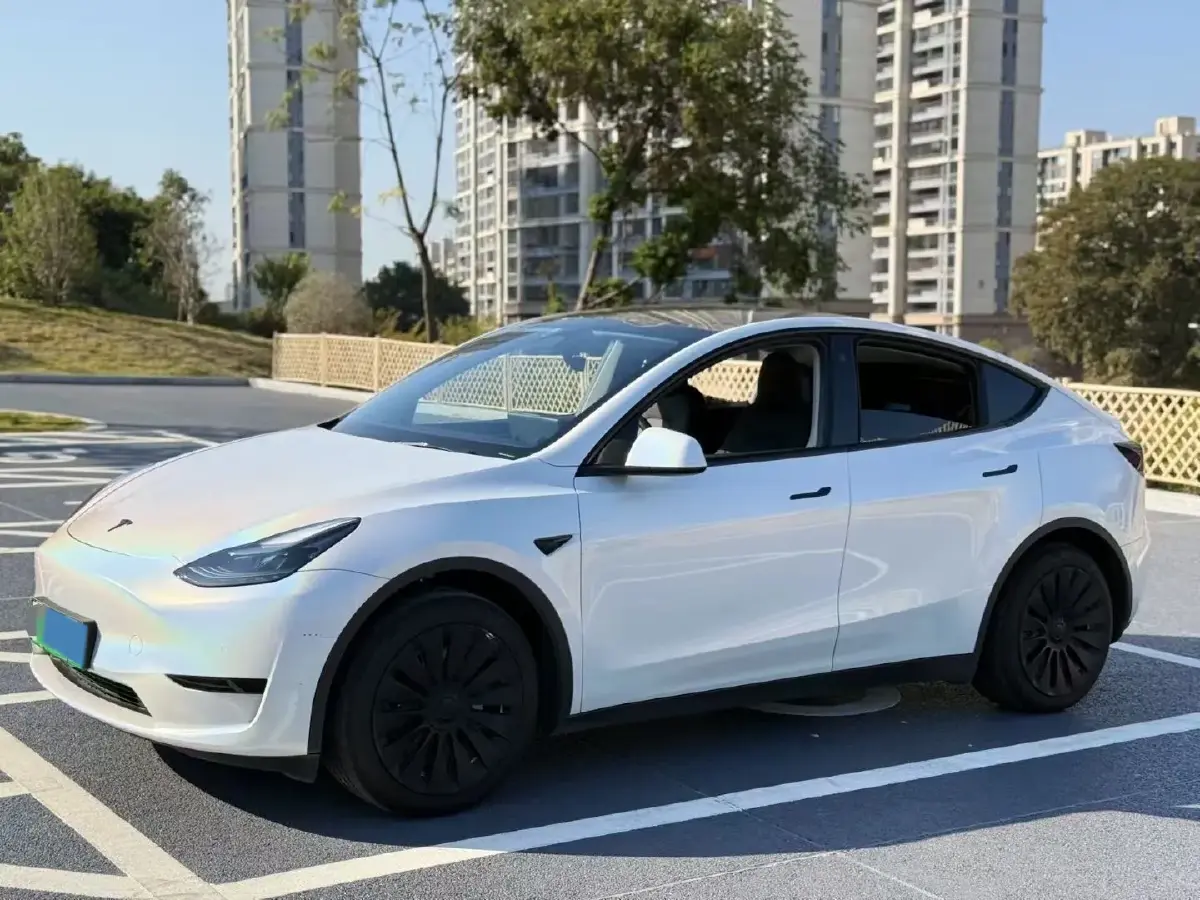 2022 Tesla Model Y BEV 60KWH