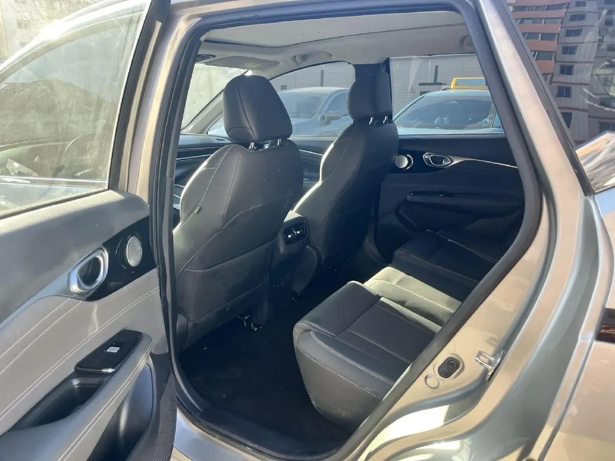 2024 Chevrolet EquinoxPlus 1.5T 180HP L4 2DHT PHEV 24.4KWH,autocango,china used car exporter,china ev exporter,chinese used car exporter,chinese used ev exporter