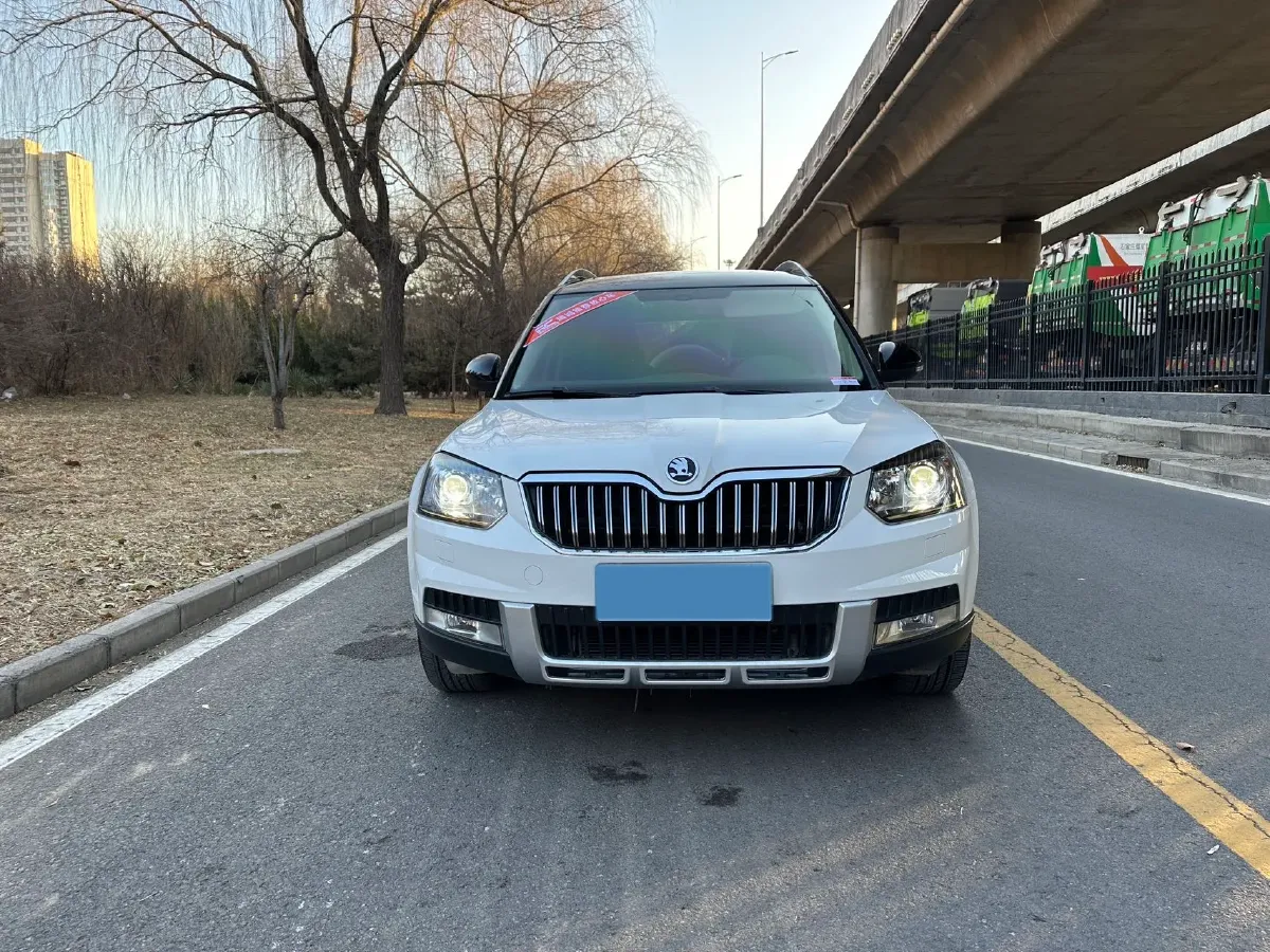 2017 Skoda Yeti 1.8T 160HP L4 6DCT,autocango,china used car exporter,china ev exporter,chinese used car exporter,chinese used ev exporter