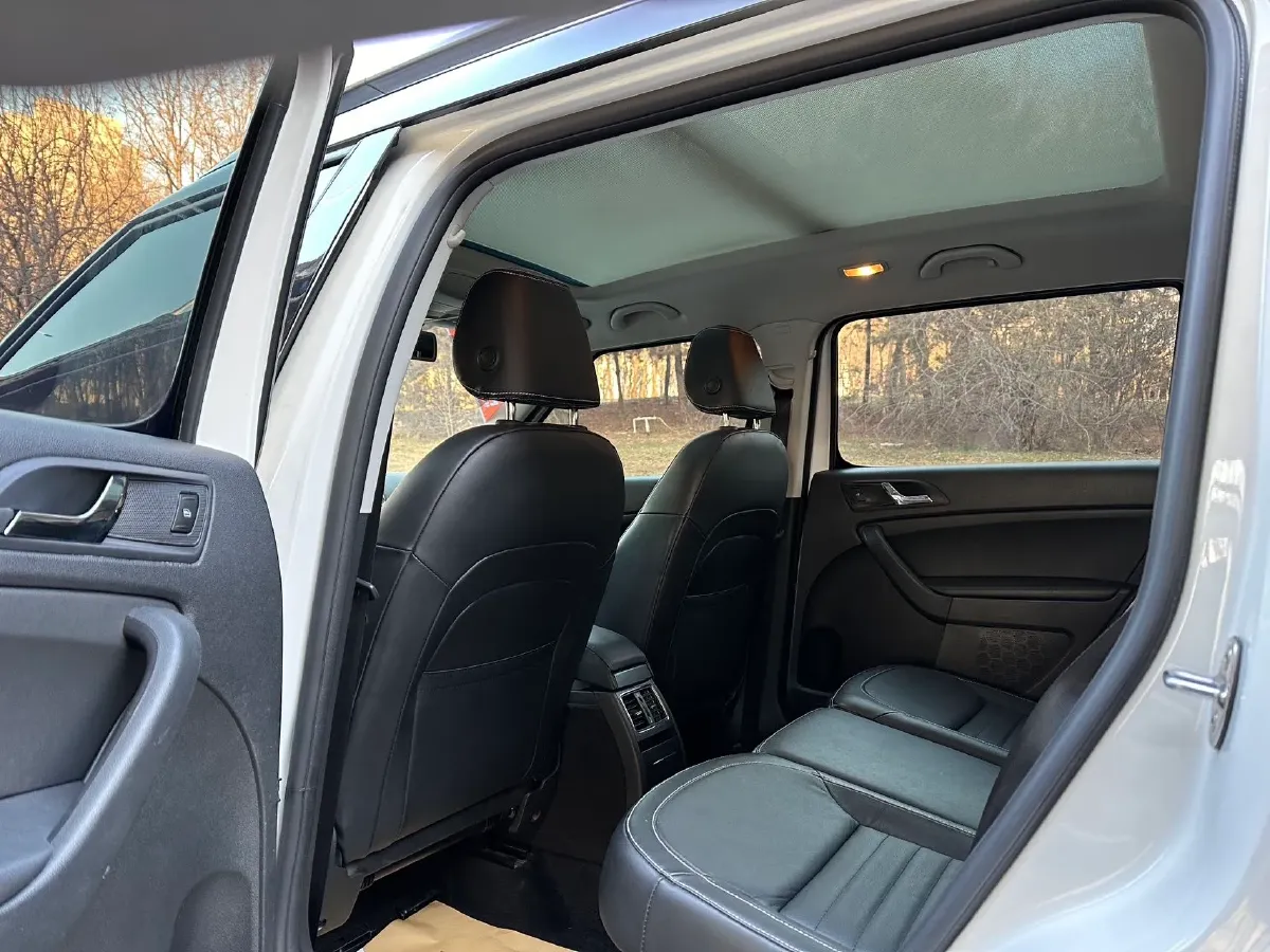 2017 Skoda Yeti 1.8T 160HP L4 6DCT,autocango,china used car exporter,china ev exporter,chinese used car exporter,chinese used ev exporter