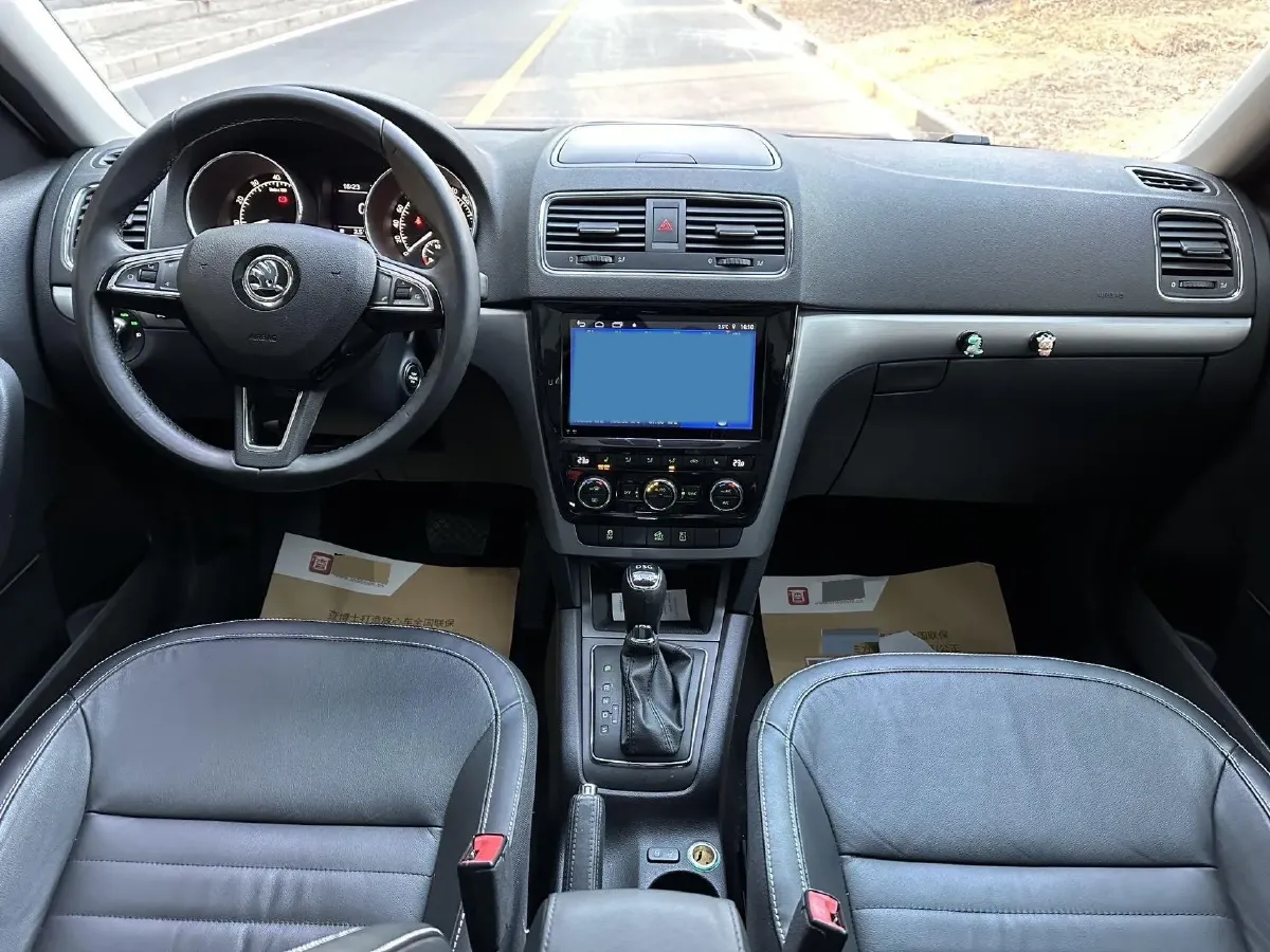 2017 Skoda Yeti 1.8T 160HP L4 6DCT,autocango,china used car exporter,china ev exporter,chinese used car exporter,chinese used ev exporter