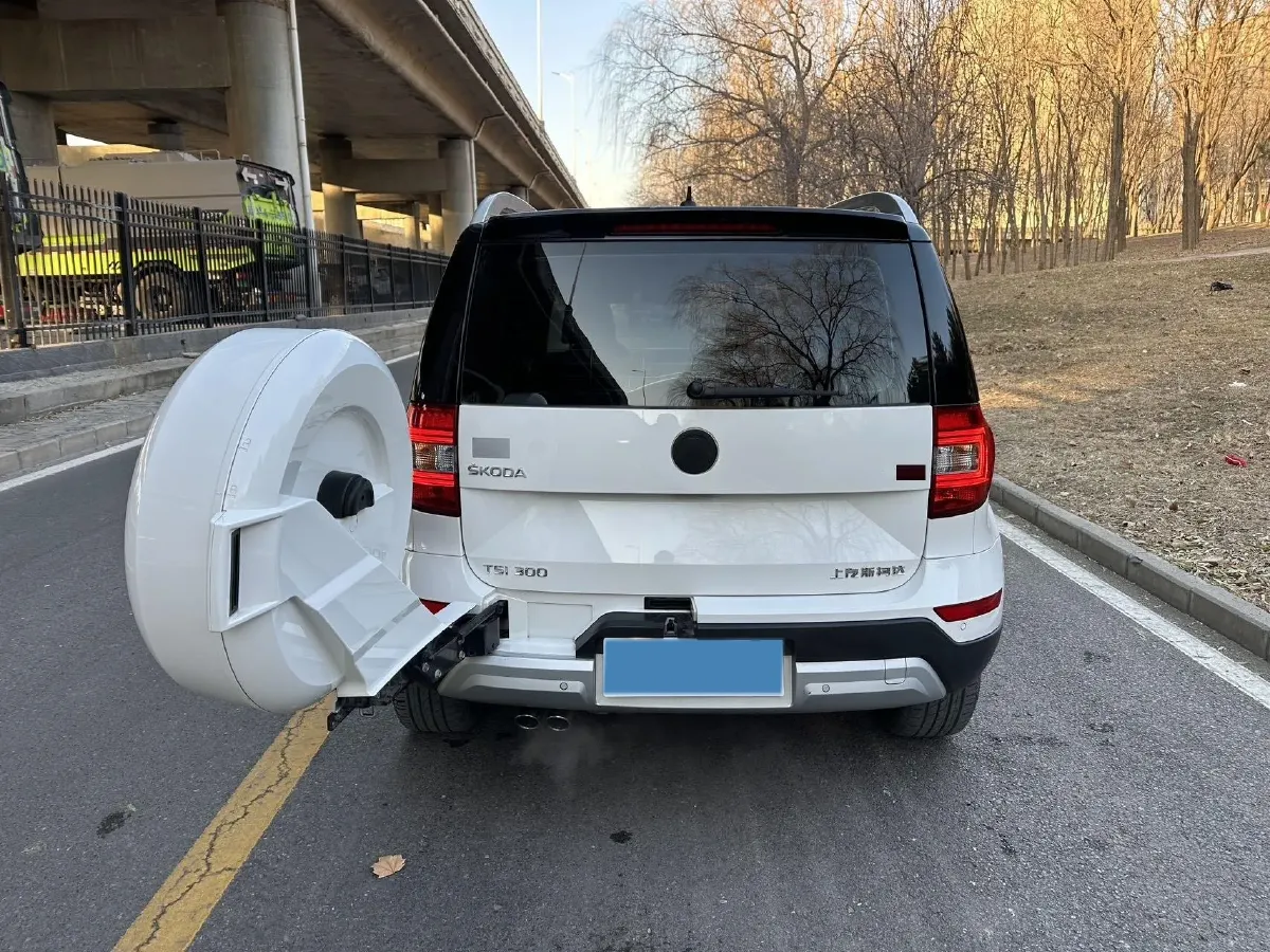 2017 Skoda Yeti 1.8T 160HP L4 6DCT,autocango,china used car exporter,china ev exporter,chinese used car exporter,chinese used ev exporter