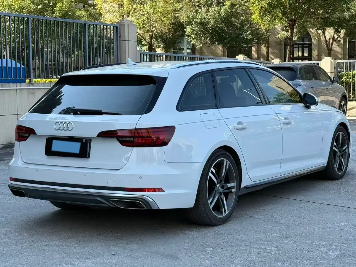 2020 Audi A4 2.0T 190HP L4 7DCT,autocango,china used car exporter,china ev exporter,chinese used car exporter,chinese used ev exporter