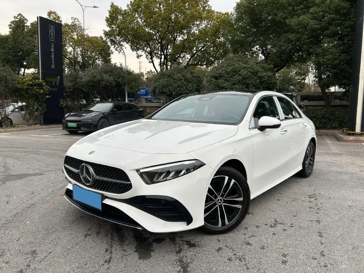 2022 Mercedes-Benz A Class 1.3T 163HP L4 7DCT