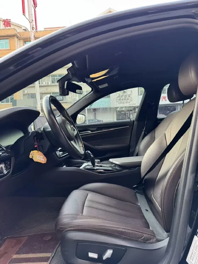 2020 BMW 5 Series 2.0T 184HP L4 8AT,autocango,china used car exporter,china ev exporter,chinese used car exporter,chinese used ev exporter