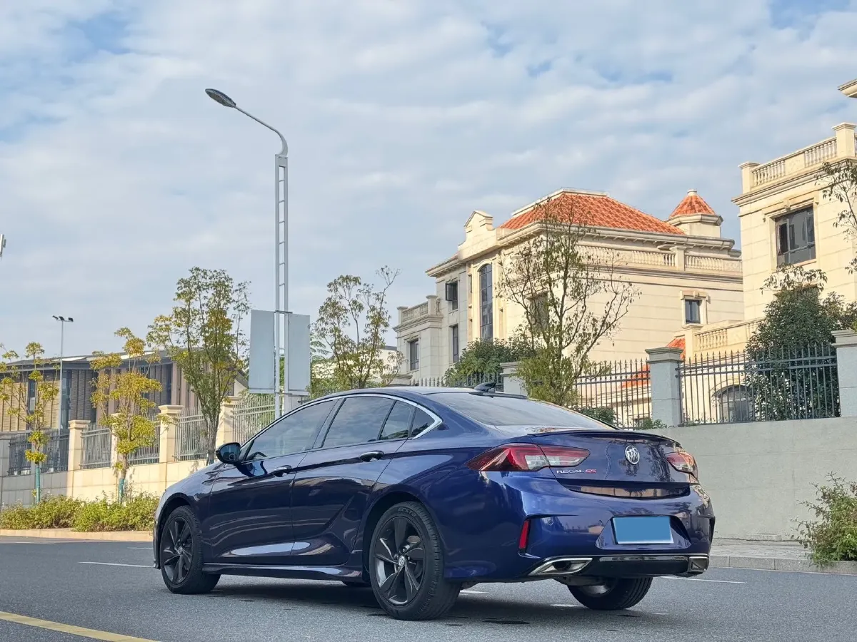 2019 Buick Regal 2.0T 261HP L4 9AT,autocango,china used car exporter,china ev exporter,chinese used car exporter,chinese used ev exporter