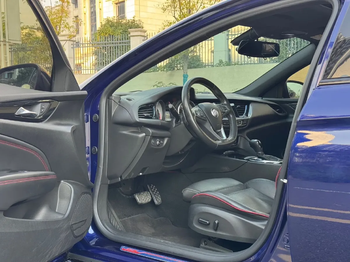 2019 Buick Regal 2.0T 261HP L4 9AT,autocango,china used car exporter,china ev exporter,chinese used car exporter,chinese used ev exporter