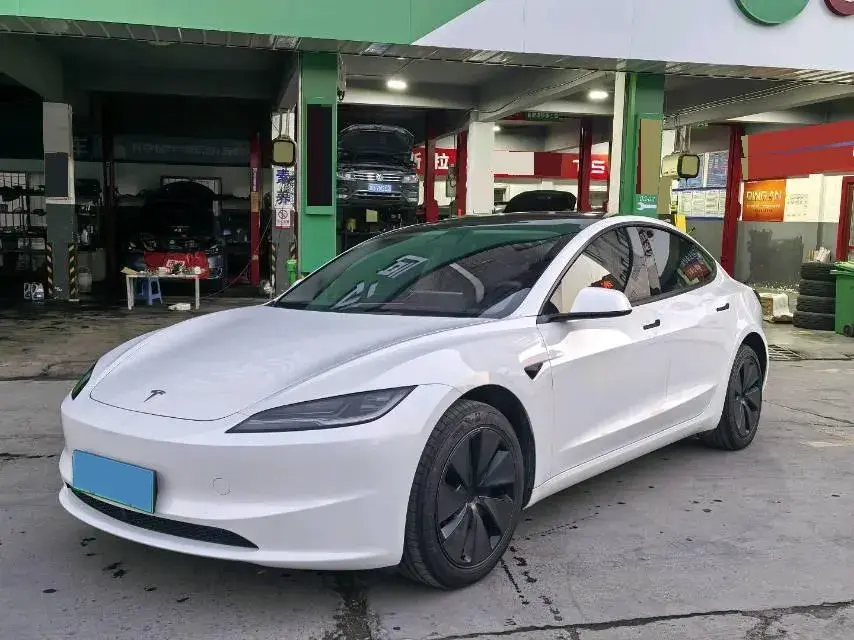 2025 Tesla Model 3 BEV