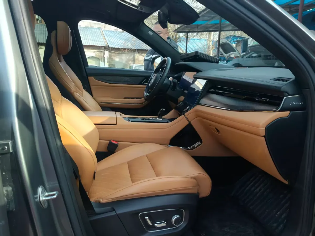 2021 Buick GL8 2.0T 237HP L4 9AT,autocango,china used car exporter,china ev exporter,chinese used car exporter,chinese used ev exporter