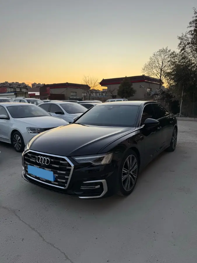 2025 Audi A6L 2.0T 245HP L4 7DCT