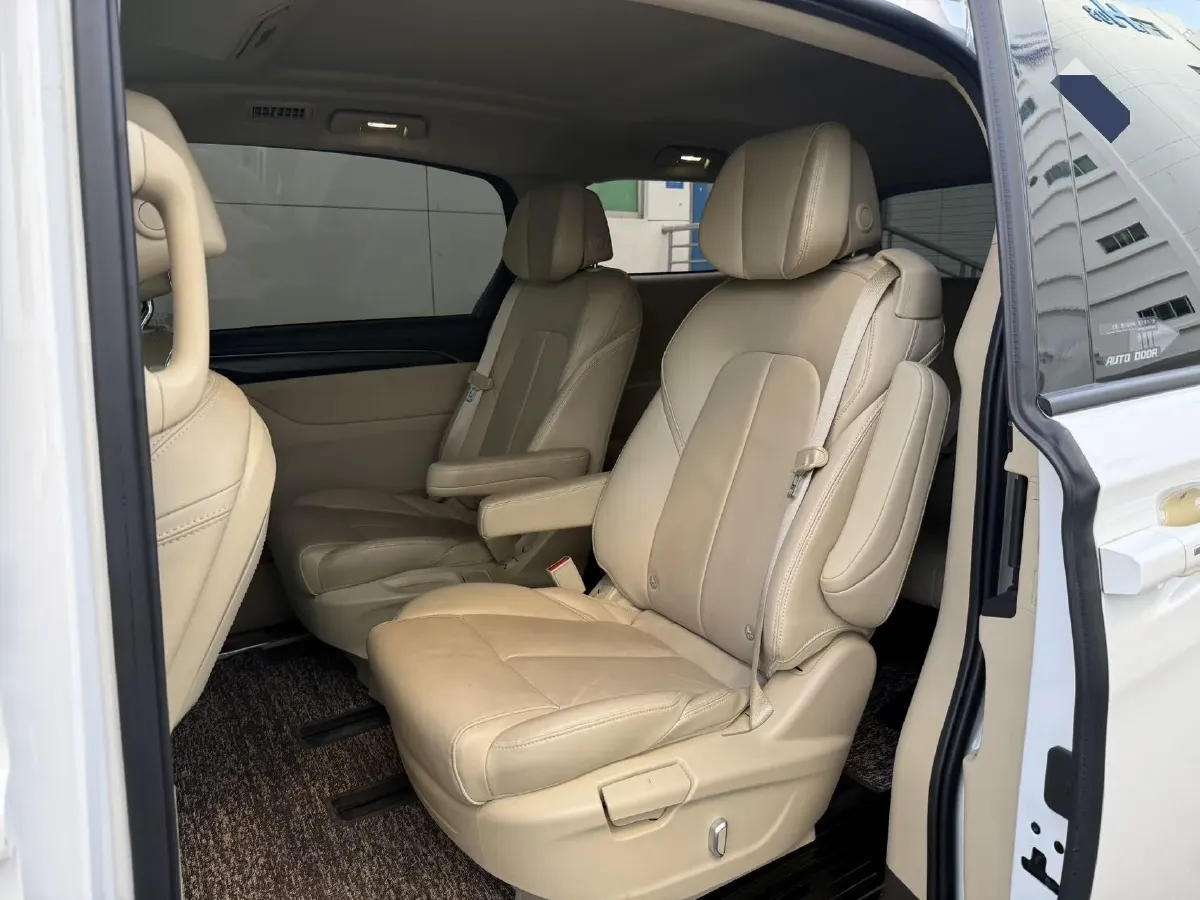 2022 Buick GL8 2.0T 237HP L4 9AT,autocango,china used car exporter,china ev exporter,chinese used car exporter,chinese used ev exporter