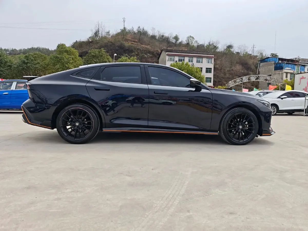 2022 ChangAn UNI-V 1.5T 188HP L4 7DCT,autocango,china used car exporter,china ev exporter,chinese used car exporter,chinese used ev exporter