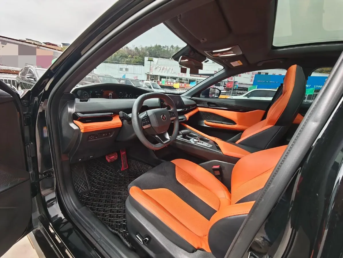 2022 ChangAn UNI-V 1.5T 188HP L4 7DCT,autocango,china used car exporter,china ev exporter,chinese used car exporter,chinese used ev exporter