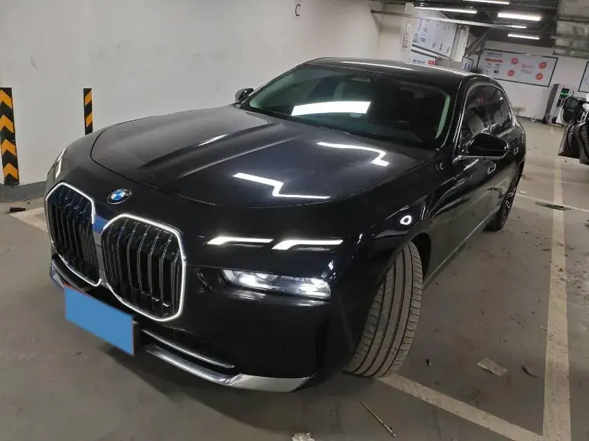 2023 BMW 7 Series 3.0T 272HP L6 8AT
