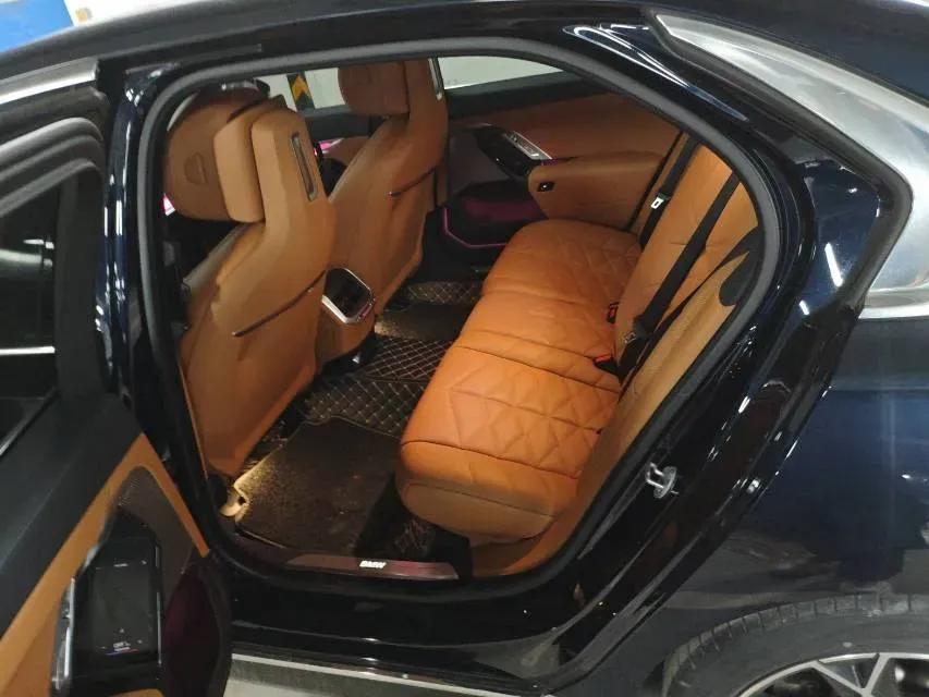 2023 BMW 7 Series 3.0T 272HP L6 8AT,autocango,china used car exporter,china ev exporter,chinese used car exporter,chinese used ev exporter