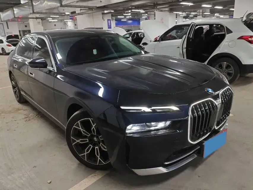 2023 BMW 7 Series 3.0T 272HP L6 8AT,autocango,china used car exporter,china ev exporter,chinese used car exporter,chinese used ev exporter