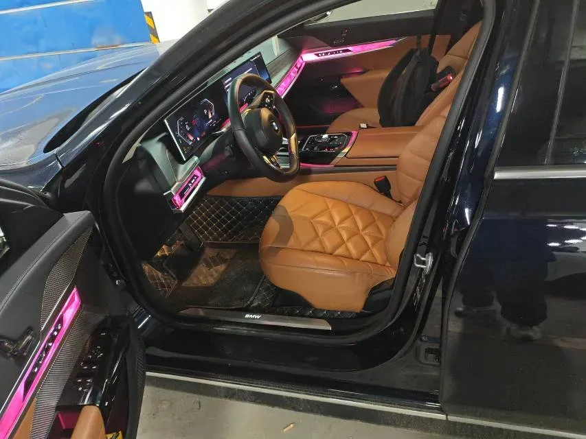 2023 BMW 7 Series 3.0T 272HP L6 8AT,autocango,china used car exporter,china ev exporter,chinese used car exporter,chinese used ev exporter