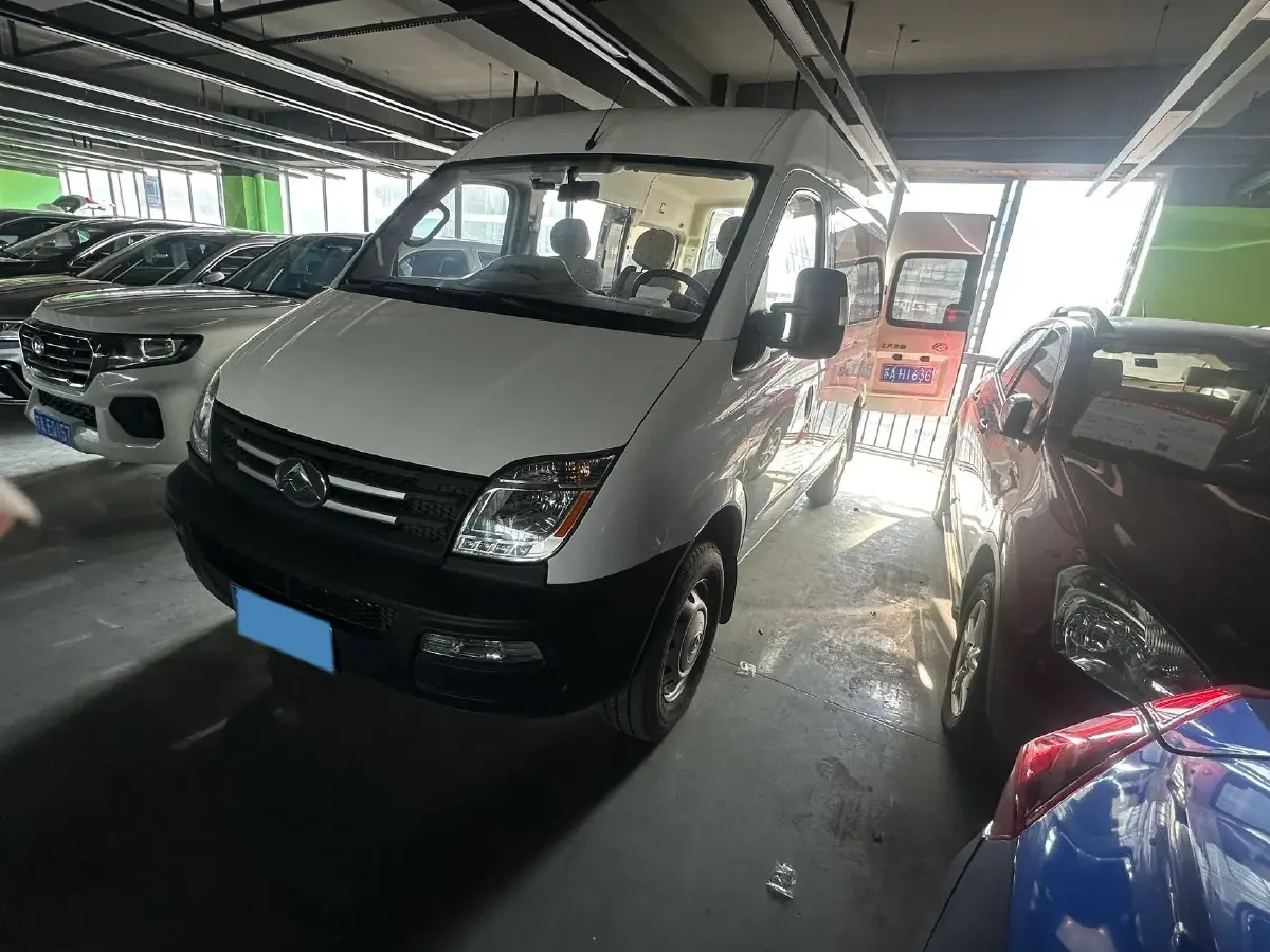 2020 MAXUS XinTu V80 2.5T 136HP L4 6MT