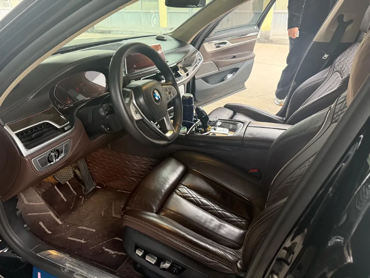 2021 BMW 7 Series 2.0T 265HP L4 8AT,autocango,china used car exporter,china ev exporter,chinese used car exporter,chinese used ev exporter