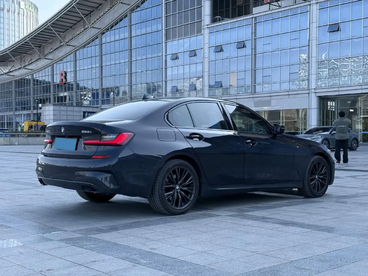 2021 BMW 3 Series 2.0T 184HP L4 8AT,autocango,china used car exporter,china ev exporter,chinese used car exporter,chinese used ev exporter